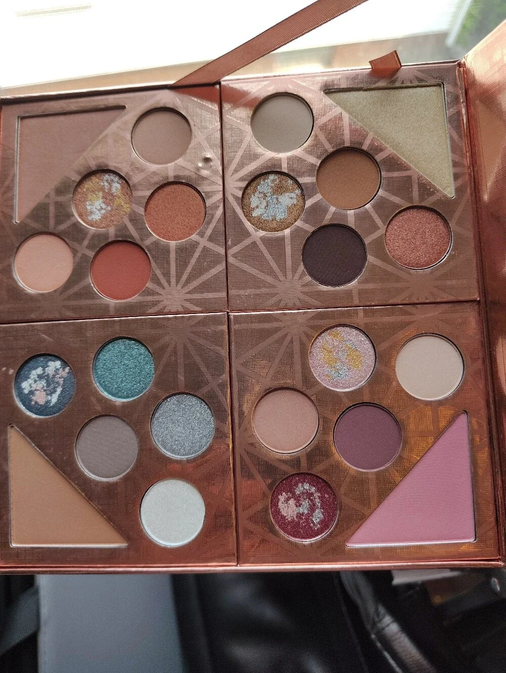 tarte set includes